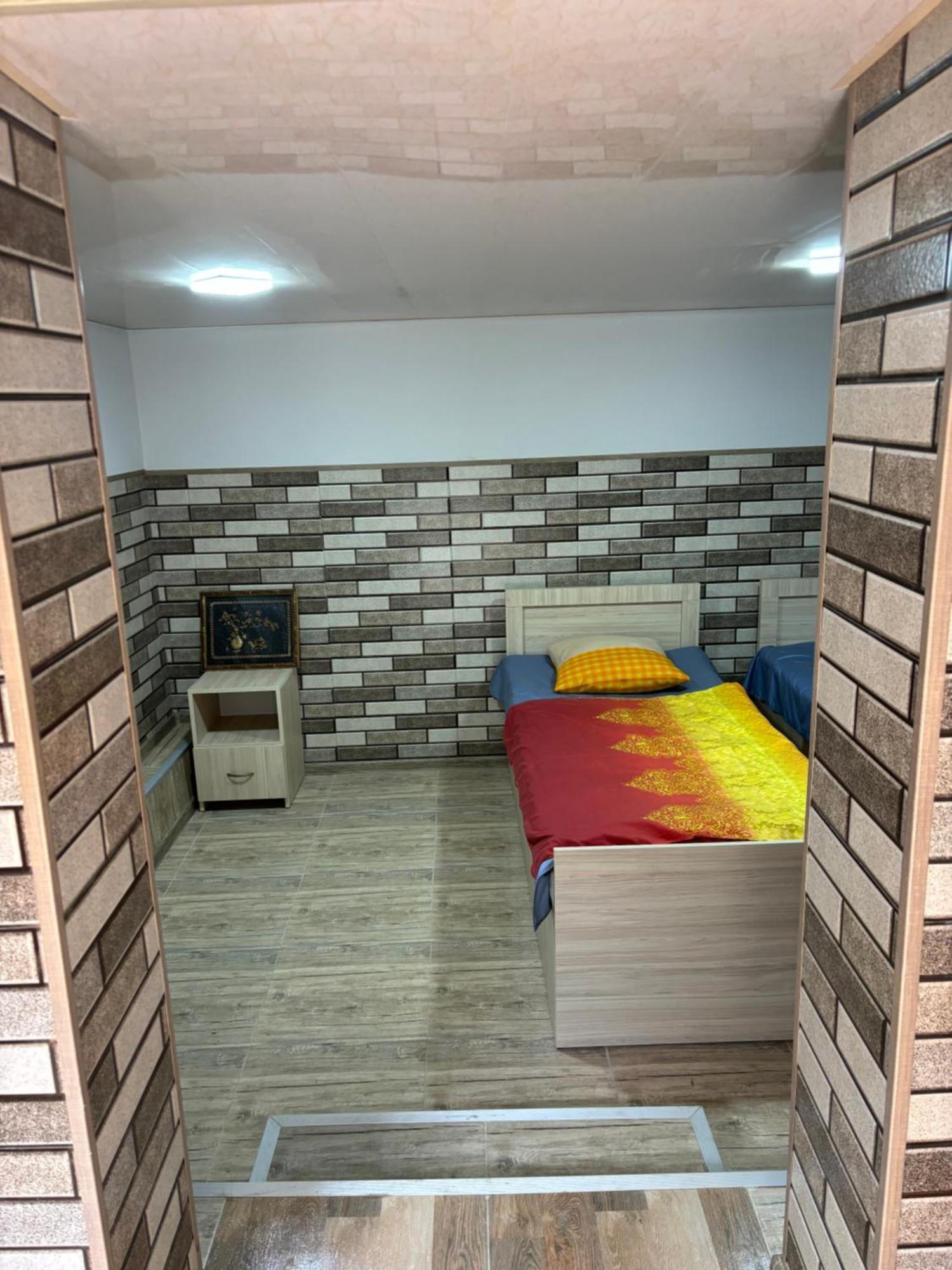 Downtown Guest House Kutaisi Ngoại thất bức ảnh