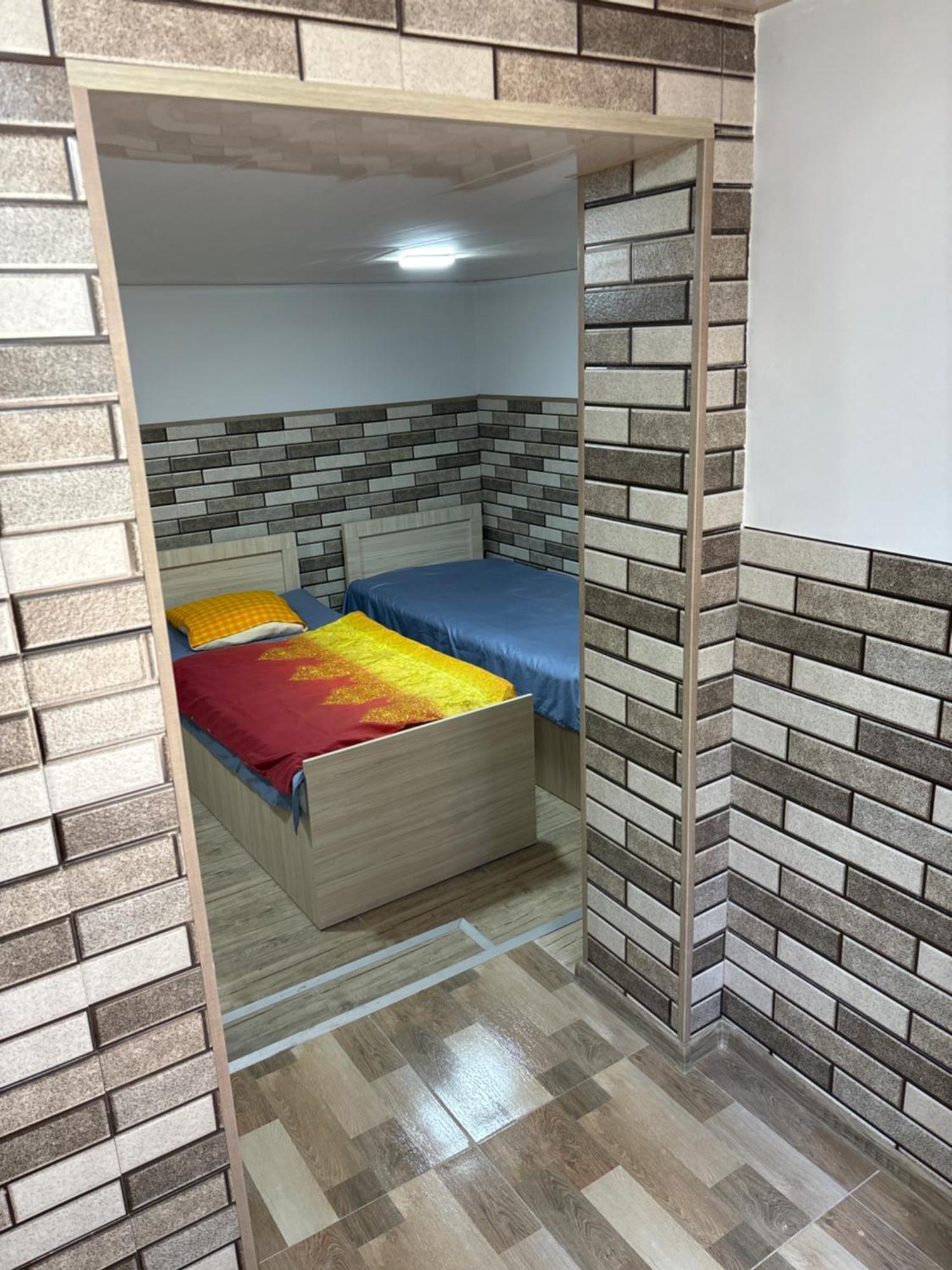 Downtown Guest House Kutaisi Ngoại thất bức ảnh