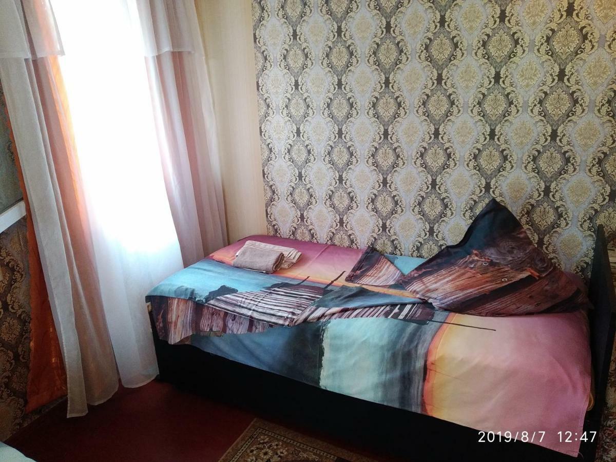 Downtown Guest House Kutaisi Ngoại thất bức ảnh