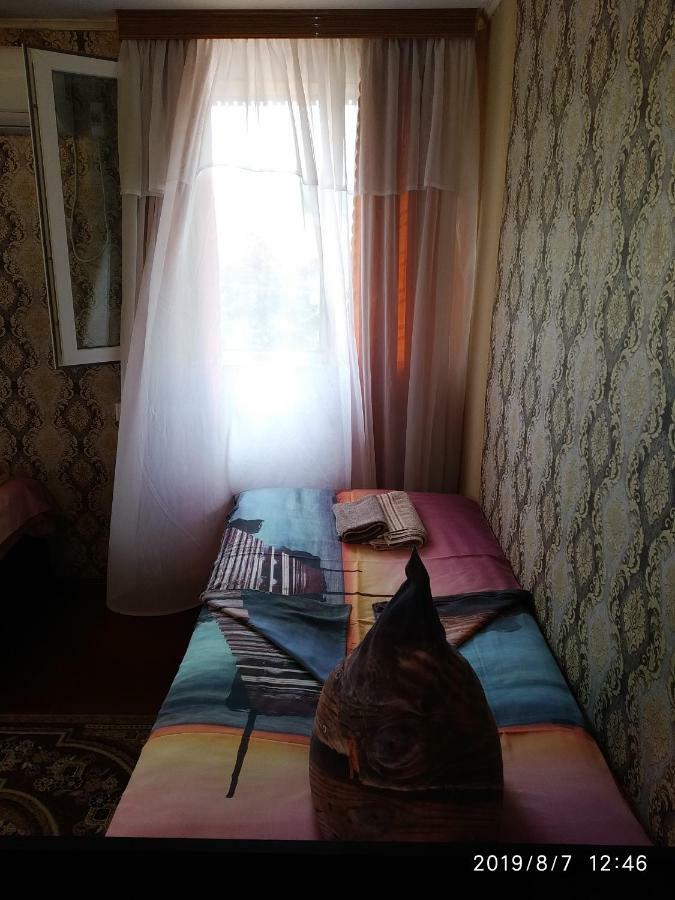 Downtown Guest House Kutaisi Ngoại thất bức ảnh