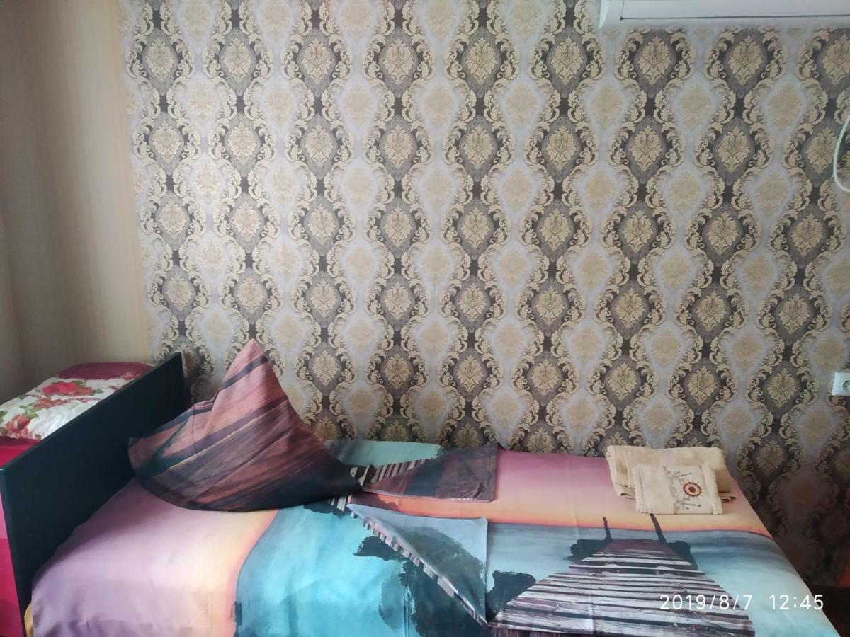 Downtown Guest House Kutaisi Ngoại thất bức ảnh